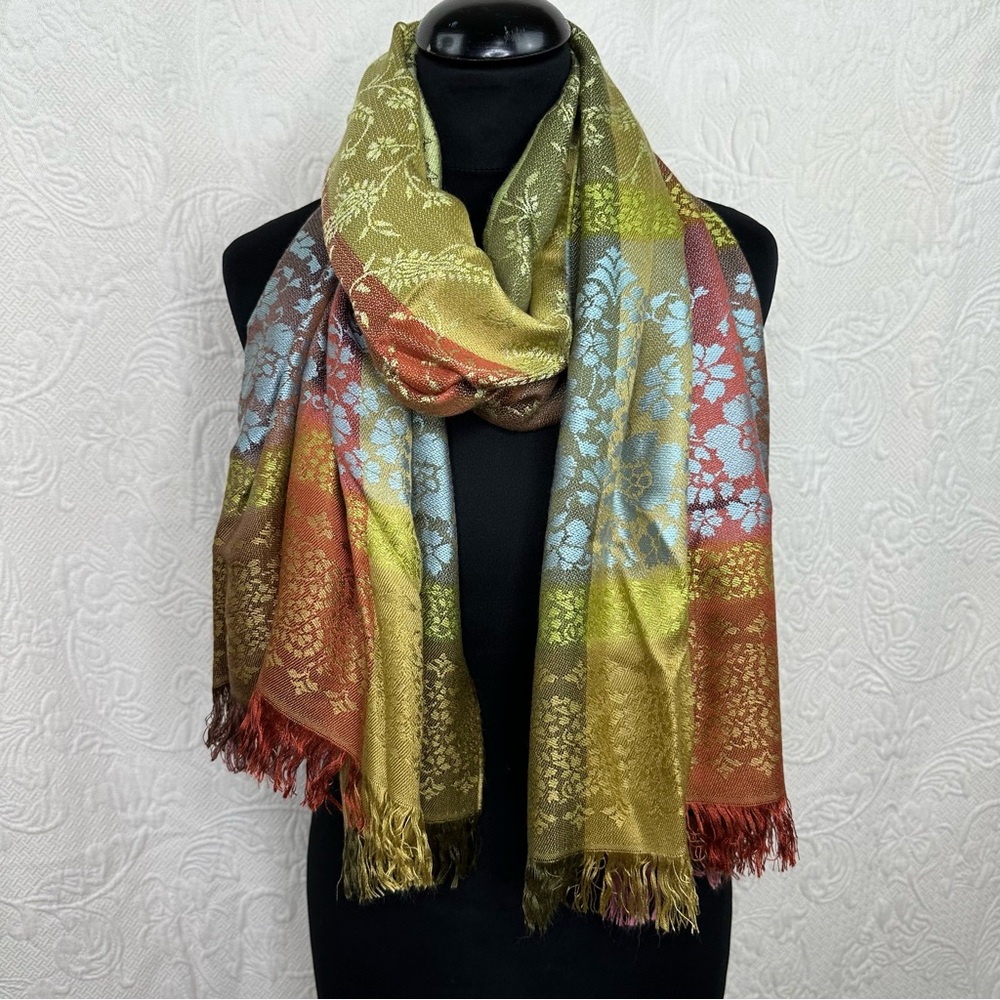 Descours Paris SILKY Micro Acrylic Woven Floral Patchwork Wrap - Picture 2 of 6